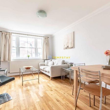 Perfect Spot In Central Windsor & Free Parking! Exterior foto